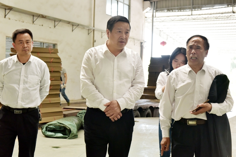 侯小平带队开展二季度安全生产大检查